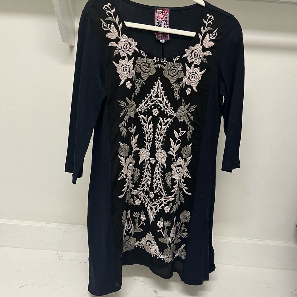 Johnny Was embroidered tunic. 3/4 sleeve. Black. Excellent condition.
